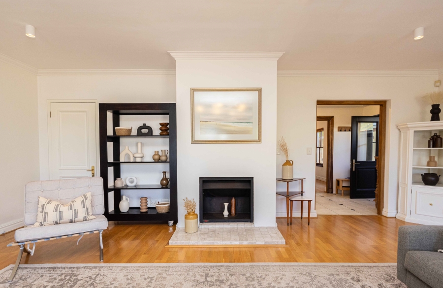 3 Bedroom Property for Sale in Sea Point Western Cape